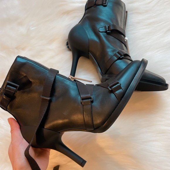 Chloe 36 TRACY Strappy Front Zip Boots - Picture 8 of 10